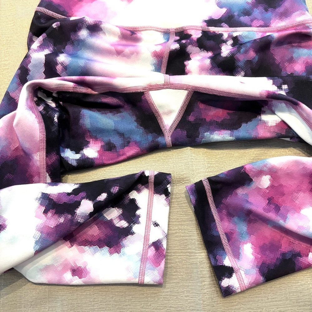 Nwot Lululemon Wunder Under Blooming Pixie Tie Dy… - image 7